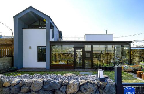 Hallim House | Saisyot