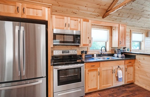Mineral Wells Cabin | Salesville Serenity log cabin