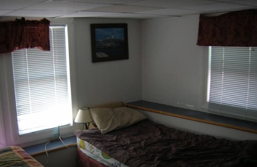 Salisbury Cottage | Salisbury Beach Escape, families only | NO pets | BEST DEAL at the beach