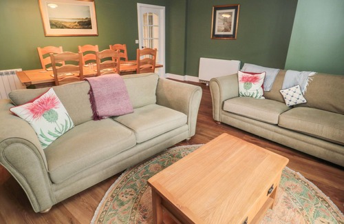 Norham Cottage | SALMON COTTAGE, pet friendly, character holiday cottage in Norham