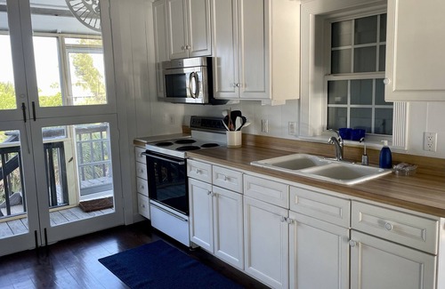 Placida Cottage | “Salt of the Sea” - Beachfront and Pet Friendly!