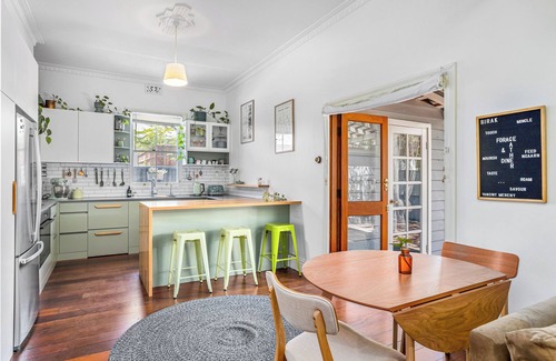 South Fremantle Cottage | Saltbush Cottage in fabulous South Fremantle.