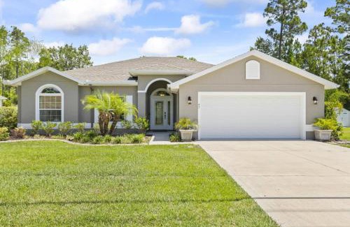 Palm Coast House | Salty Reef Pool Home | Palm Coast