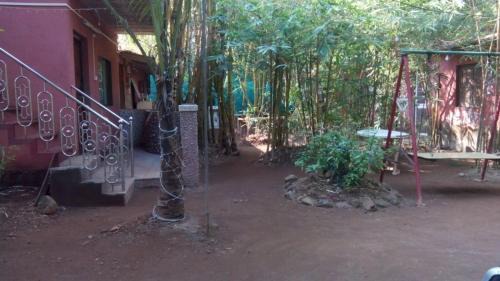 Tivarekar Wadi Bed & Breakfast | Samartha Cottage, Varsoli