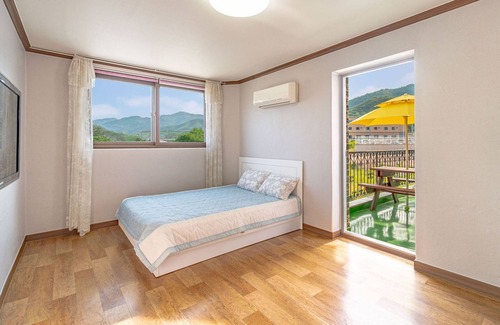 Samcheok House | Samcheok Badayeohaengpension
