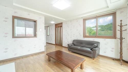 Samcheok House | Samcheok Santorini Pension