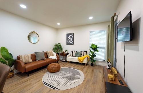 Uptown Apartment | San Antonio Charming Cozy&Quiet 1BRM Downtown/Riverwalk/Pearl/Zoo