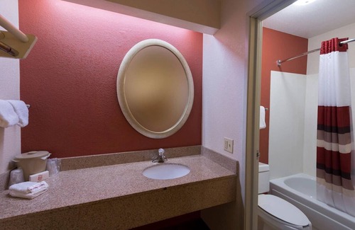 North San Antonio - SAT Hotel | San Antonio Gem: Two Family Ready Rooms with Pet-Friendly Atmosphere