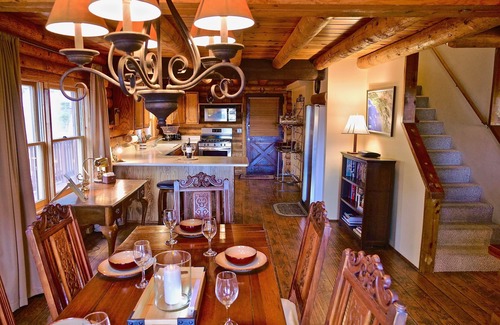 Pine Cove Cabin | San Jacinto Lodge: Hot Tub, Walk to Town, Views, NEW LISTING
