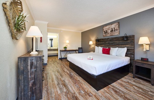 Northeast Heights Hotel | San Mateo Inn