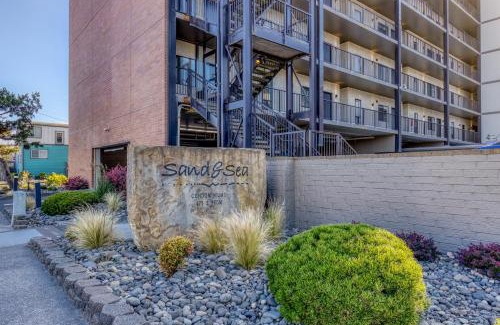 Seaside Apartment | Sand and Sea Condos