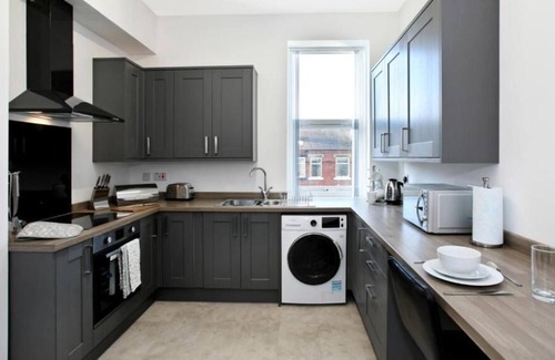 Wakefield House | Sandal Park View Corporate & Executive Stays