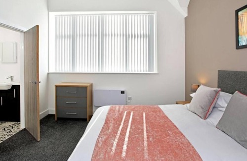 Wakefield House | Sandal Park View Corporate & Executive Stays