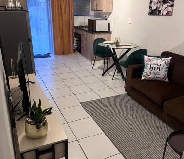 Edenvale House | Sandalion Cottage in Eden Glen, Johannesburg, SA