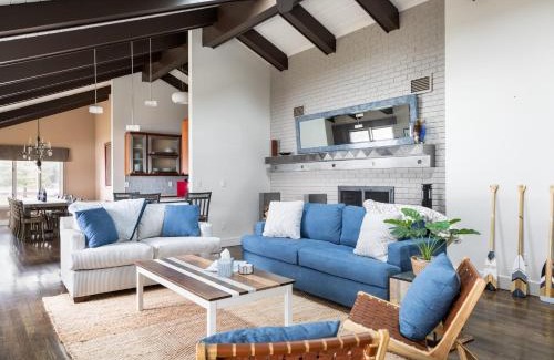 Cedar House | Sandbar Cedar Cottage on Lake Leelanau