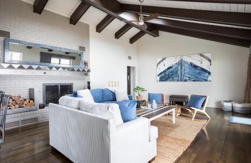 Cedar House | Sandbar Cedar Cottage on Lake Leelanau