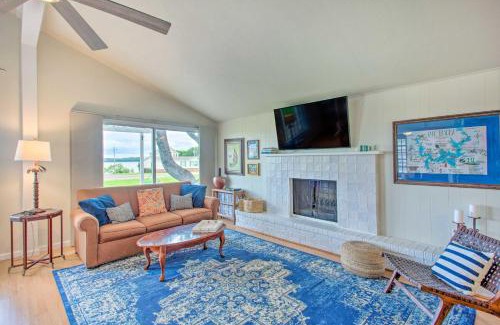 Kingston House | Sanders Island View Home Steps to Lake Texoma