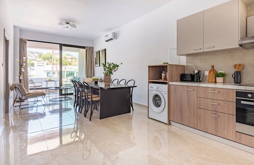 Agios Tychon Apartment | Sanders River Plaza - Neat 2 Bedroom Apt With Balcony