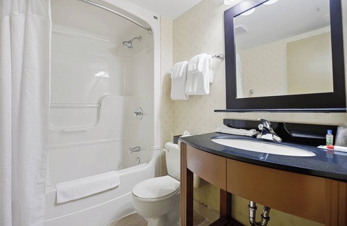 Downtown London Hotel | Sandman Hotel & Suites London Downtown