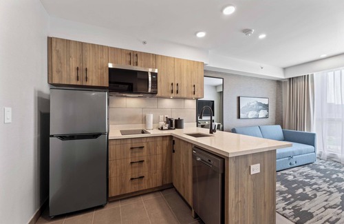 Las Colinas Hotel | Sandman Signature Dallas Las Colinas Hotel & Suites