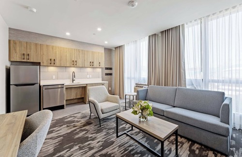 Las Colinas Hotel | Sandman Signature Dallas Las Colinas Hotel & Suites