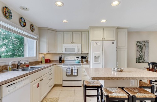 Fernandina Beach House | Sandpiper 95156 3 Bedroom Townhouse by RedAwning