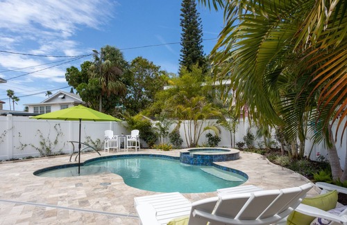 Pass-a-Grille Cottage | Sandpiper Cottage, private pool and seconds to the beach