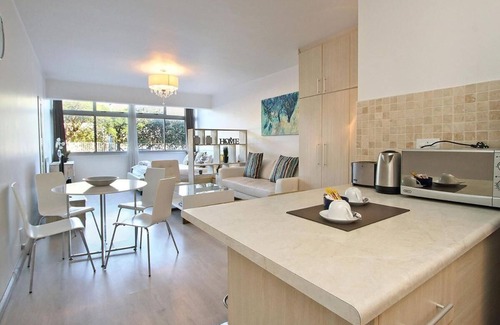 Mouille Point Apartment | Sandringham II