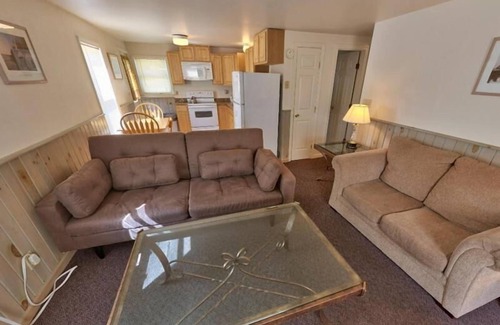 York Beach Hotel | Sands by the Sea Motel