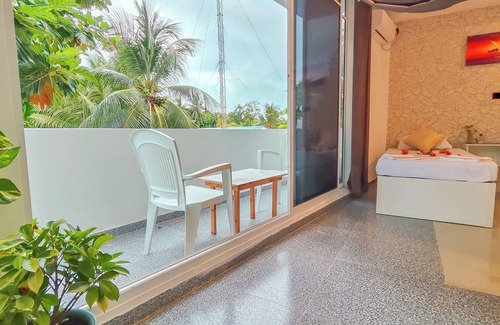 Thoddoo House | Sands Garden Hotel