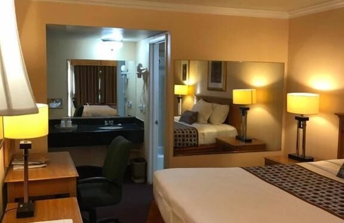 La Sierra Hotel | Sands Motel