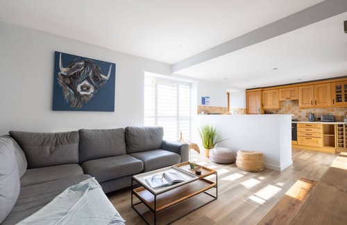 Trenance House | Sandseekers Barn - Three Bedroom House, Sleeps 6