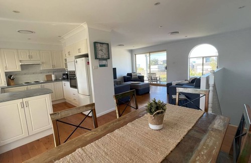 Callala Beach House | Sandy Adventures - Pet Friendly - 1 MIn to Beach