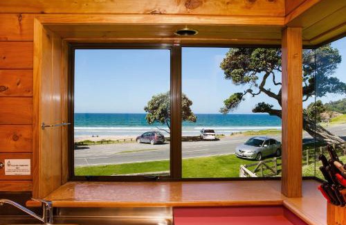 Matapouri House | Sandy Bay Beachfront