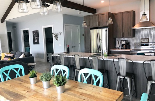 Muskoka Lakes Cottage | Sandy beach cottage in Muskoka - great for families!