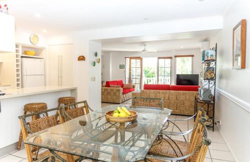Noosaville Apartment | Sandy Beach Resort