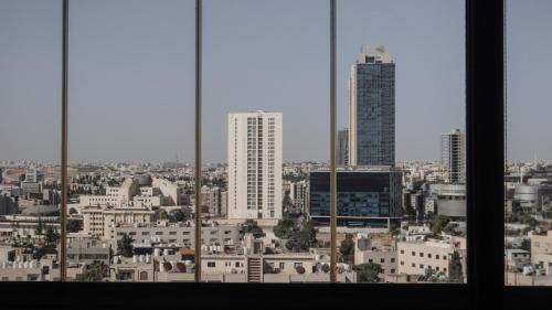 Jabal Al-Hussein Hotel | Sandy Palace Hotel Amman