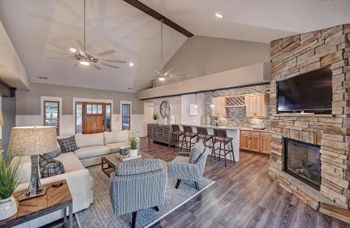 Mayhew House | Sandy Shore