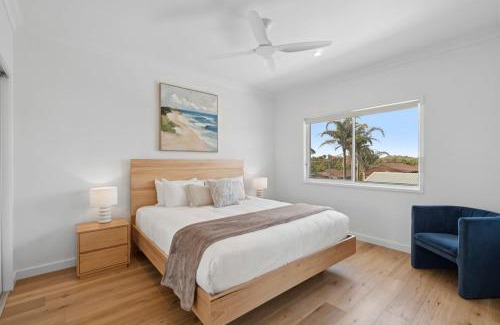 Woolgoolga Apartment | Sandy Toes - Walk to Beach, Pet Friendly, Stylish