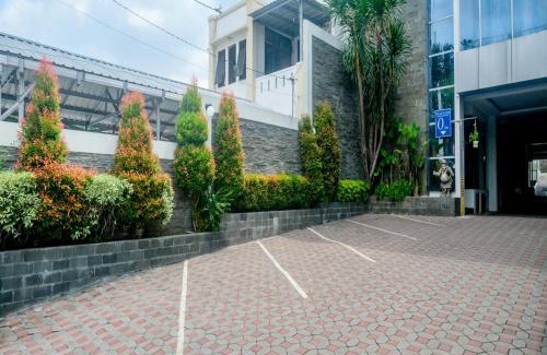 Condongcatur Hotel | Sans Grand Omah Sastro Yogyakarta