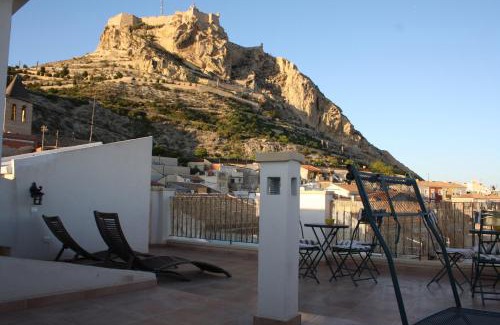 Alicante City Centre Apartment | Santa Barbara Guesthouse