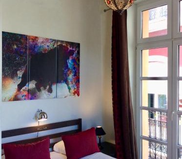 Alicante City Centre Apartment | Santa Barbara Guesthouse