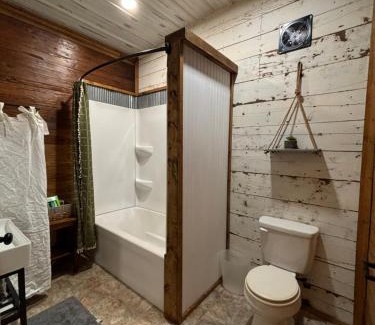 Hutchinson House | Santa Fe Traincars Private and Luxurious in the Country