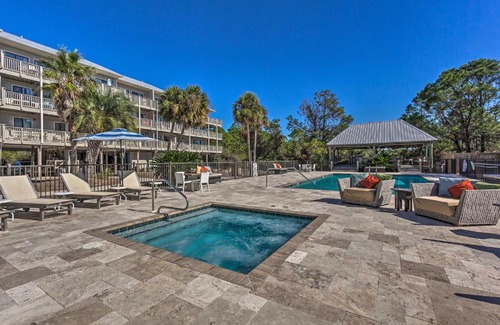 Seagrove Beach Apartment | Santa Rosa Beach Condo with Balcony-Walk to Gulf