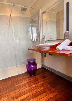 Bonifacio Hotel | Santateresa