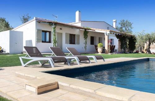 L'Ampolla Ski Chalet | Santolina - Casa Rural en l'Ampolla con piscina privada, jardín y barbacoa - Deltavacaciones