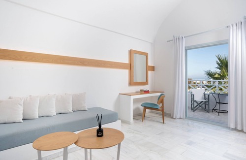 Kamari Hotel | Santorini Kastelli Resort