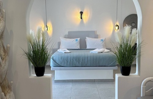 Perissa Hotel | Santorini Miracles Suites, Adults Only