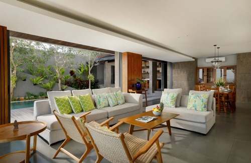 Jimbaran Bay Villa | Santos Cliff View by Nakula