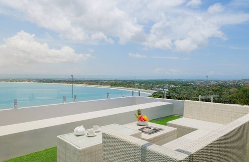 Jimbaran Bay Villa | Santos Cliff View by Nakula